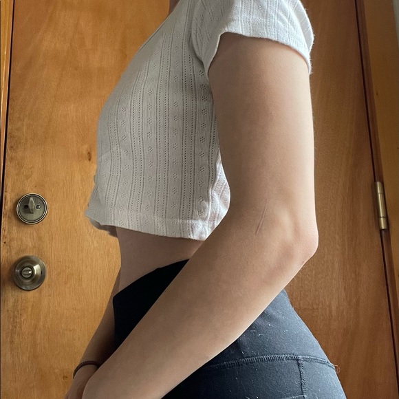 Brandy Melville Crop shirt - Picture 2 of 3